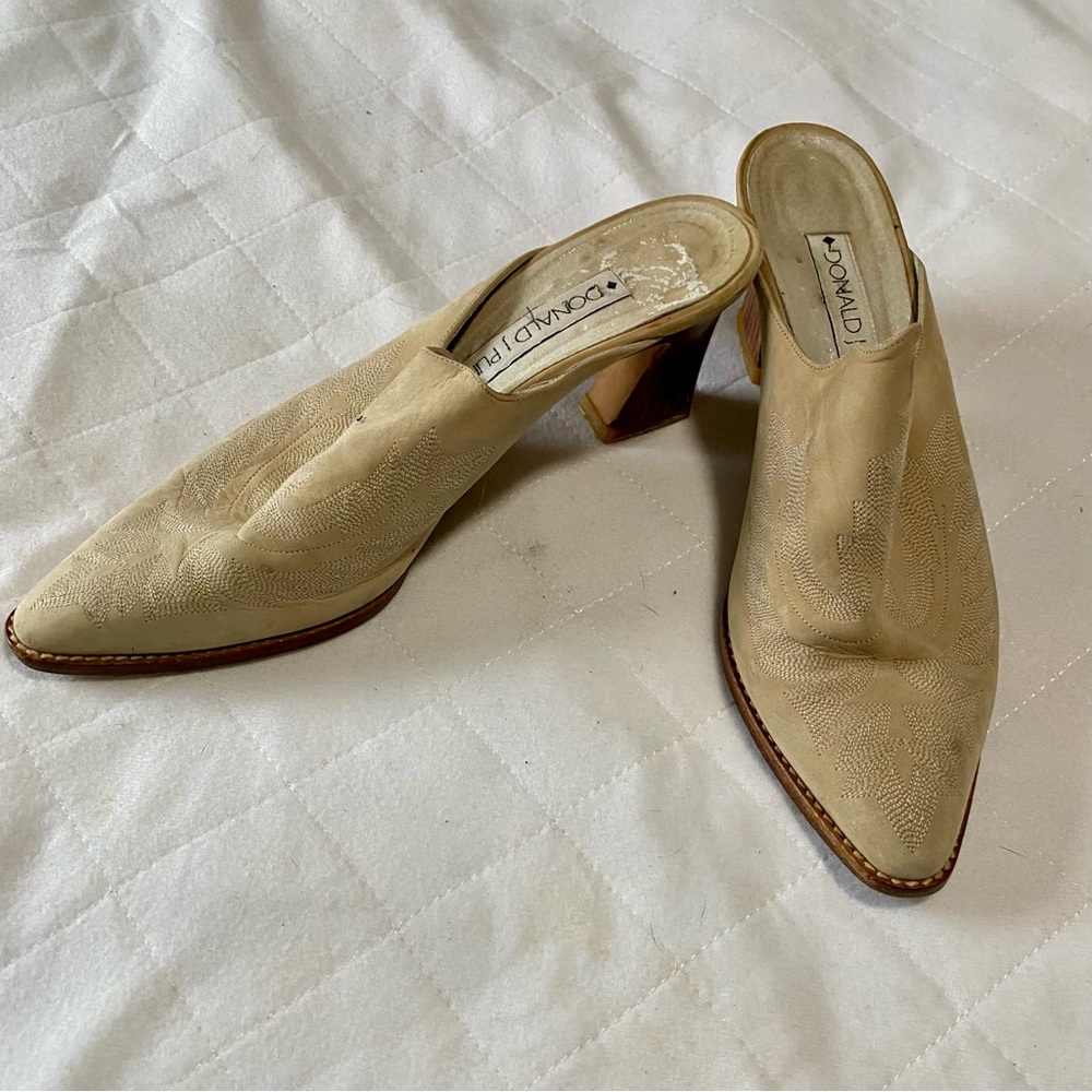 Donald J Pilner Western Couture Collection Cream Embroidered Mules Size 8.5
